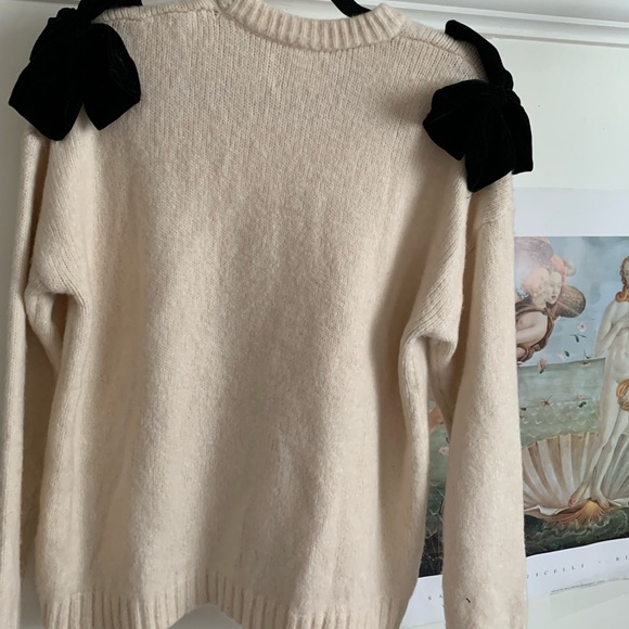 Zara Cream Sweather with Velvet bows - Picture 2 of 2